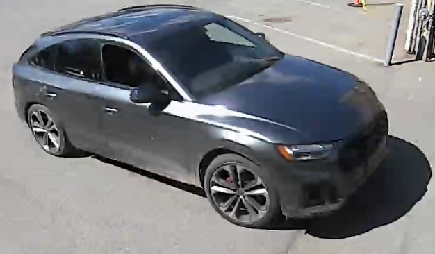 A grey Audi SQ5.