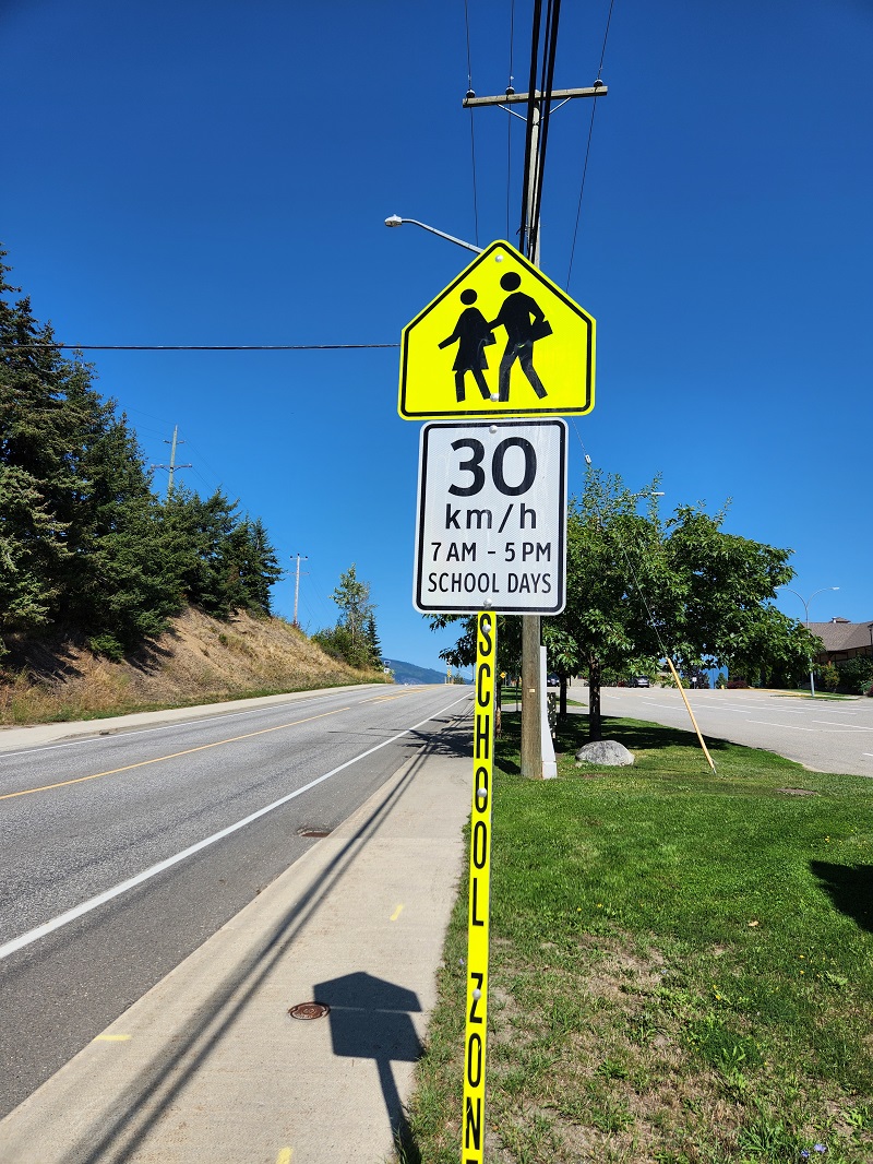 School zone sign 30km/h 7am-5pm school days