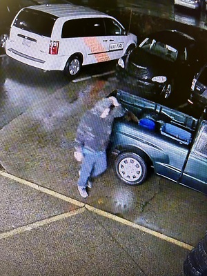 Suspect in theft of tires 