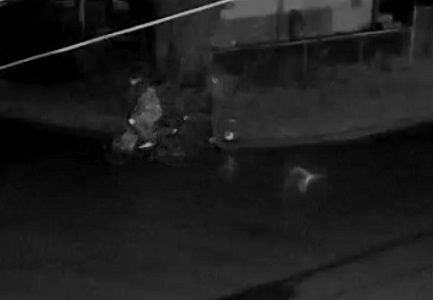 Vue de c&ocirc;t&eacute; d&rsquo;une personne inconnue &agrave; v&eacute;lo