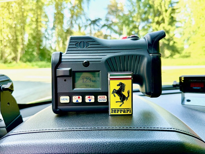 Radar reading of the speed of 123 Km and a Ferrari key