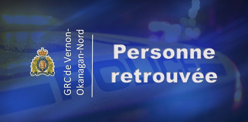 image d&rsquo;archive, fond bleu avec le mot Retrouv&eacute;(e)  