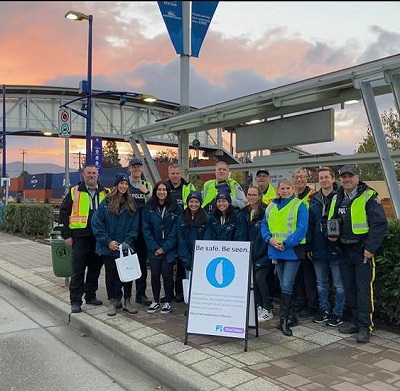 Photo of group of RCMP officers, partners, and volunteers