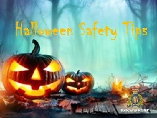 Citrouilles sculptees avec message d'halloween