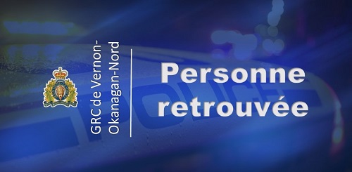 image d&rsquo;archive, fond bleu avec le mot Retrouv&eacute;e